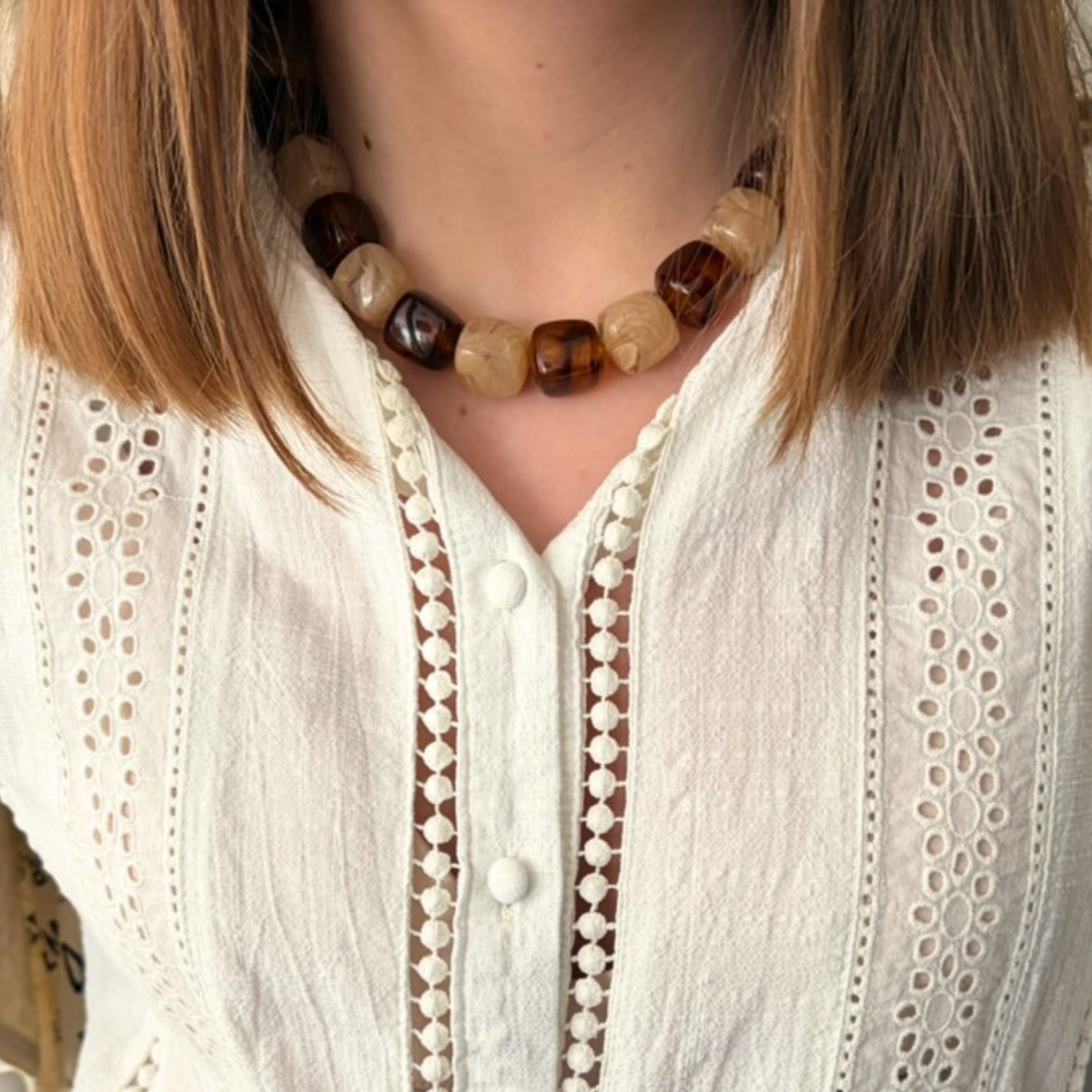 COLLIER ELLIE