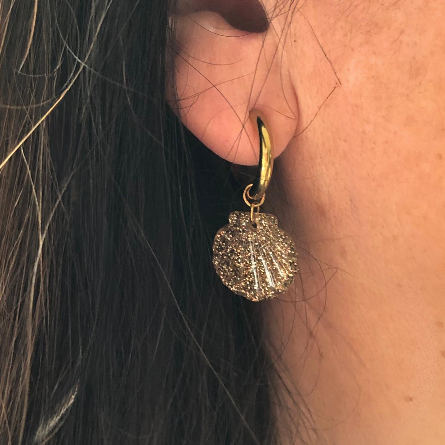 BOUCLES D'OREILLES LYA - créoles coquillage (2 coloris)