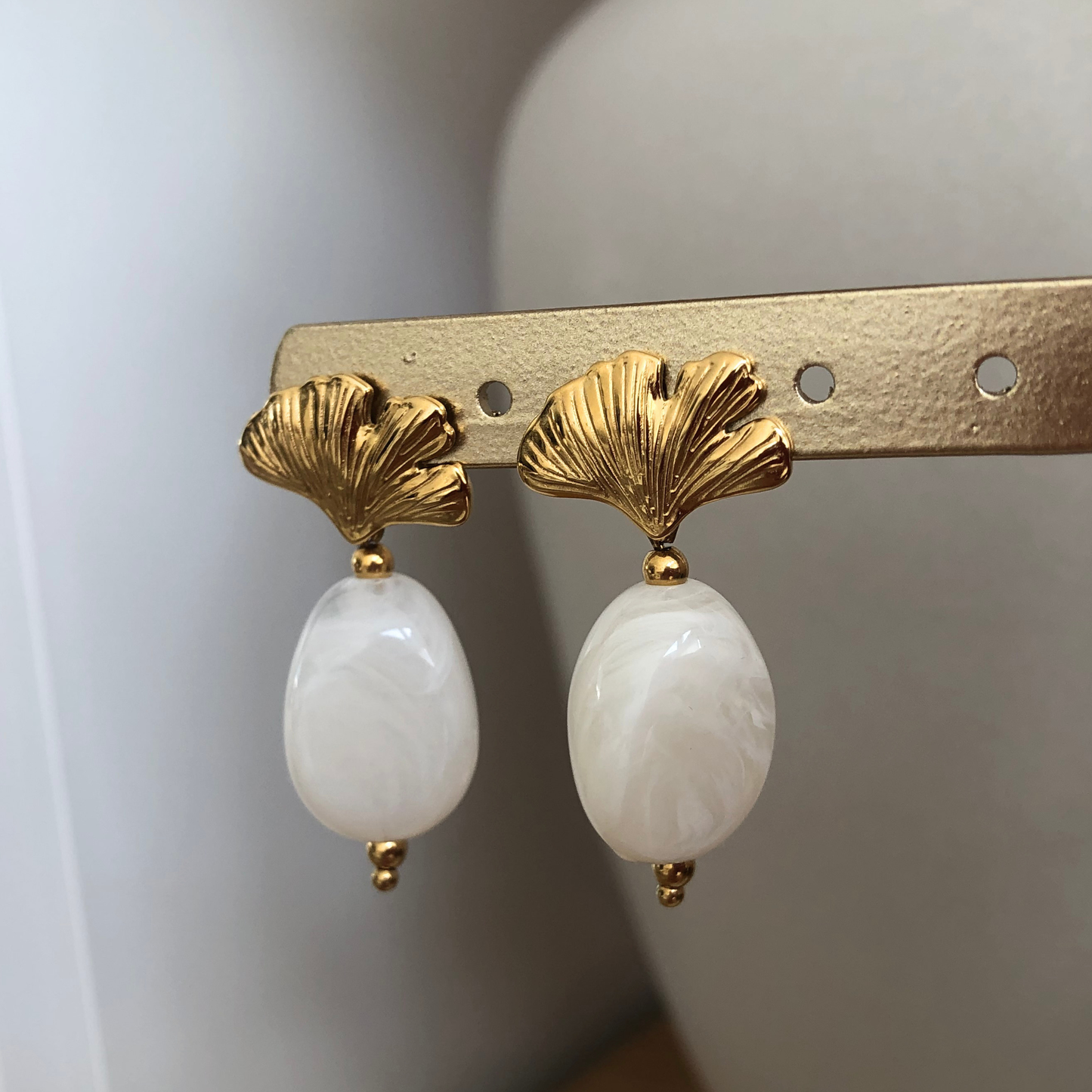 BOUCLES D'OREILLES ÉLIA - Ginkgo perle blanche