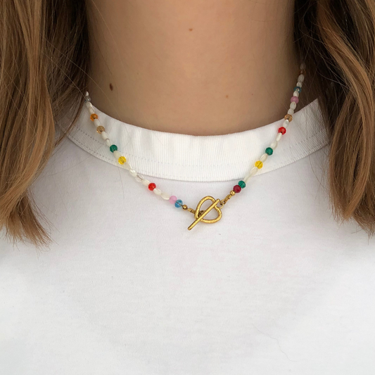 COLLIER AMAYA - perles blanches nacrées et perles en verre colorées